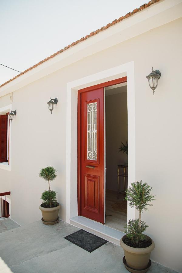 Yard Rooms Corinth Exterior foto